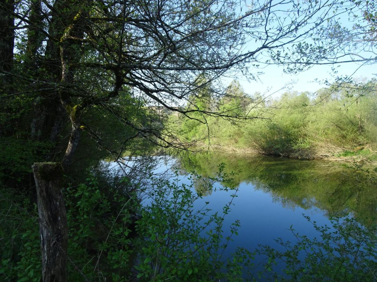 La Chambre Des Carrelets Montigny-sur-l'Ain Exteriör bild