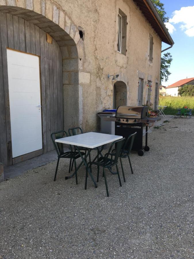 La Chambre Des Carrelets Montigny-sur-l'Ain Exteriör bild